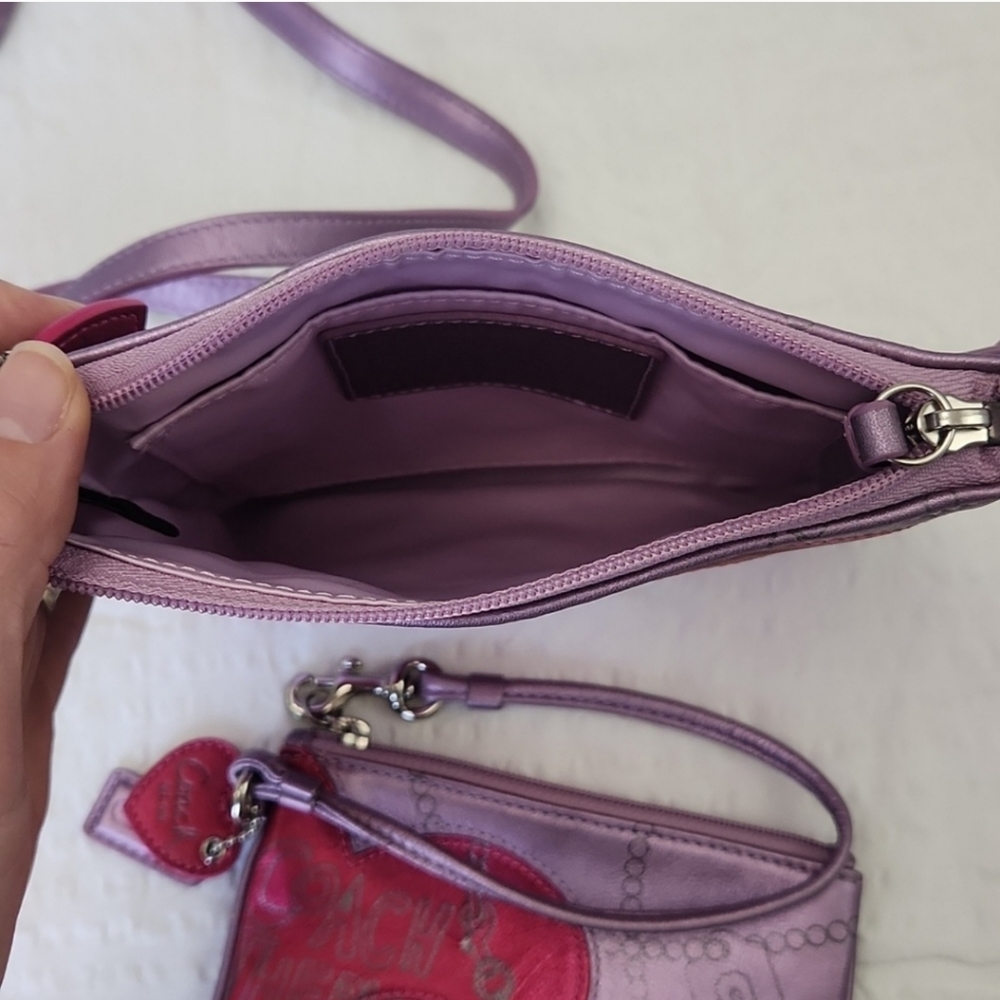 RARE COACH CROSSBODY BAG & MATCHING WRISTLET - Picture 4 of 8